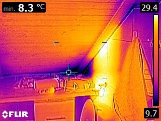 Badanie Termowizyjne - zdjęcie domu z kamery termowizyjnej